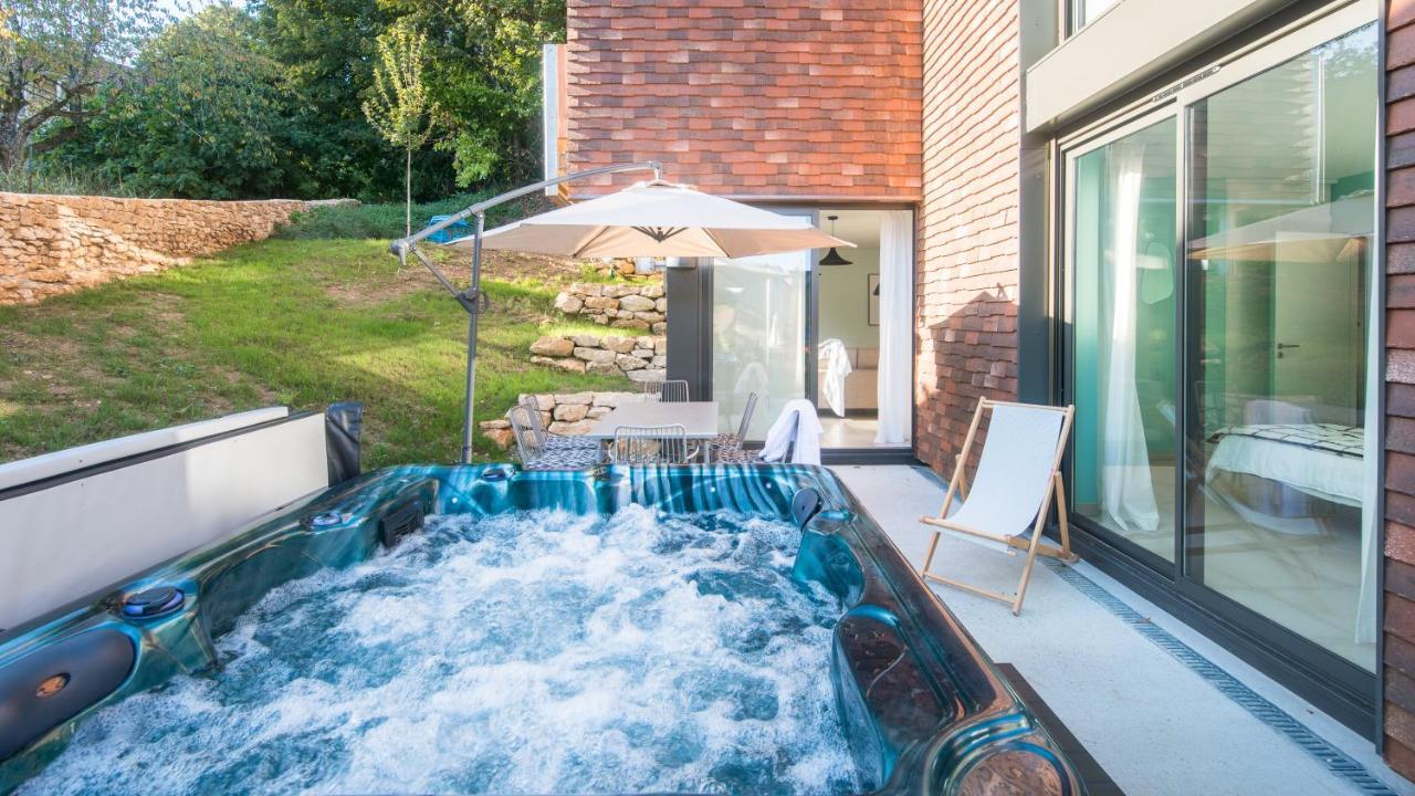 Apartmán Cote Jardin Avec Jacuzzi Privatif Et Parking Prive Sarlat-la-Canéda Exteriér fotografie